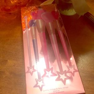 Tarte pretty things and fairy wings brush set